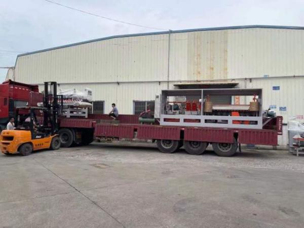 湖南鳳凰古城，我來啦，巖板加工設(shè)備三臺(tái)